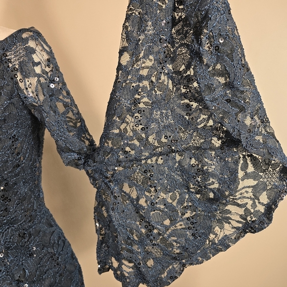 VENUS Off Shoulder Dress Bell Sleeve Blue Lace / Slip Sz 8 - Picture 6 of 9